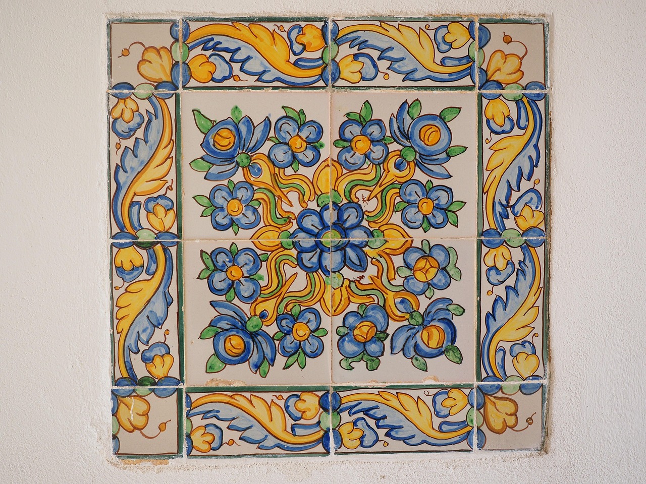 Kaip efektyviai valdyti informacijos srautus organizacijoje: praktiniai įrankiai naujienų, pranešimų ir žinių sistemai sukurti